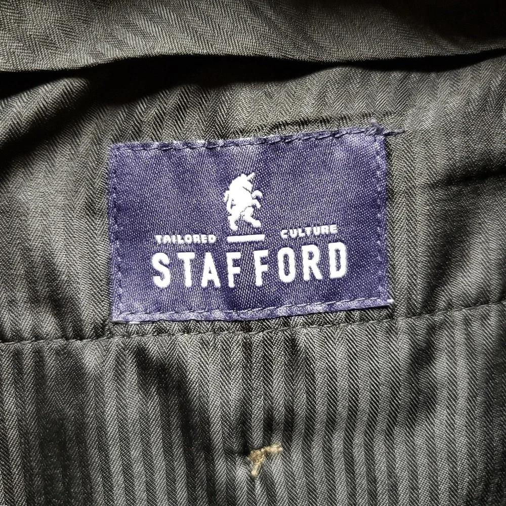 Stafford Dress Pants Mens 40x32 Brown Classic Fit Travel Microfiber Pleated